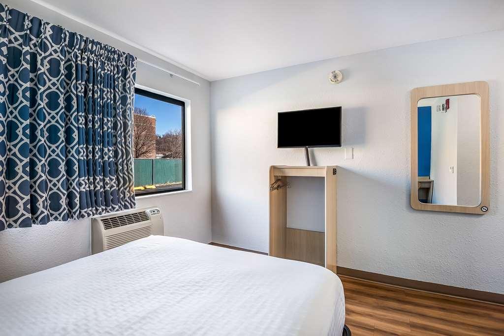 Americas Best Value Inn East Peoria Zimmer foto