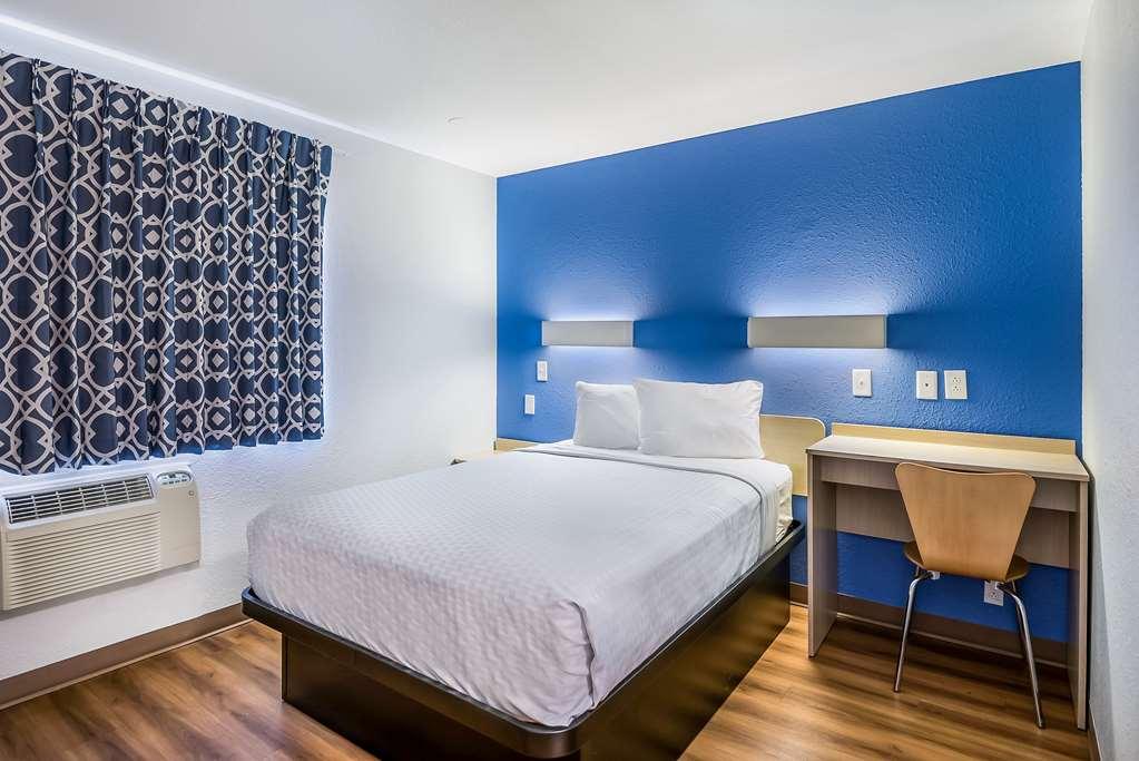 Americas Best Value Inn East Peoria Zimmer foto