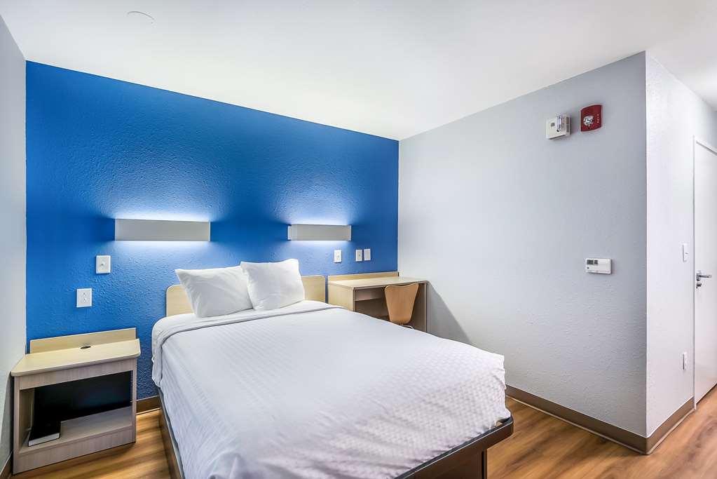 Americas Best Value Inn East Peoria Zimmer foto