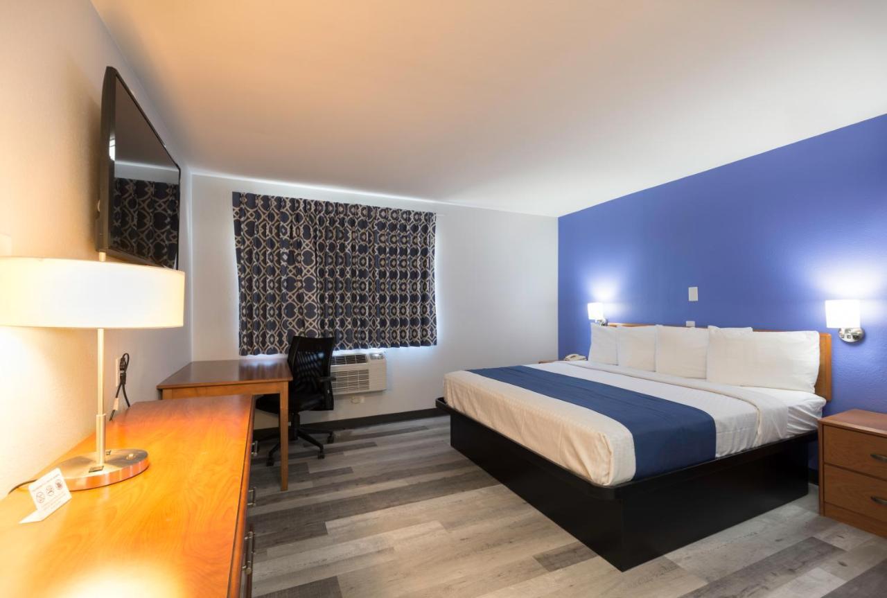 Americas Best Value Inn East Peoria Exterior foto