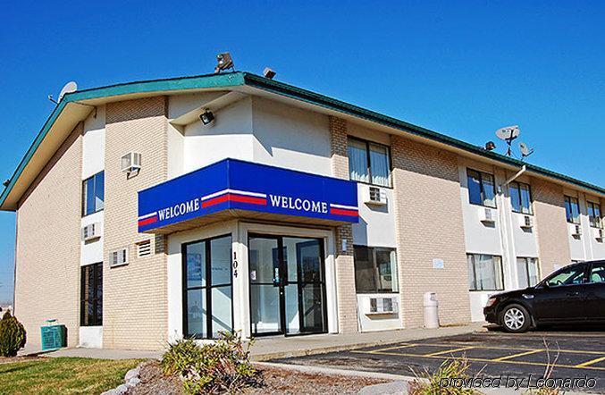 Americas Best Value Inn East Peoria Exterior foto