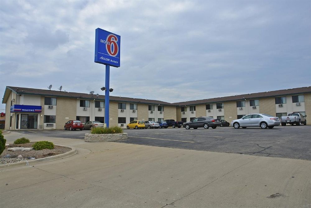 Americas Best Value Inn East Peoria Exterior foto