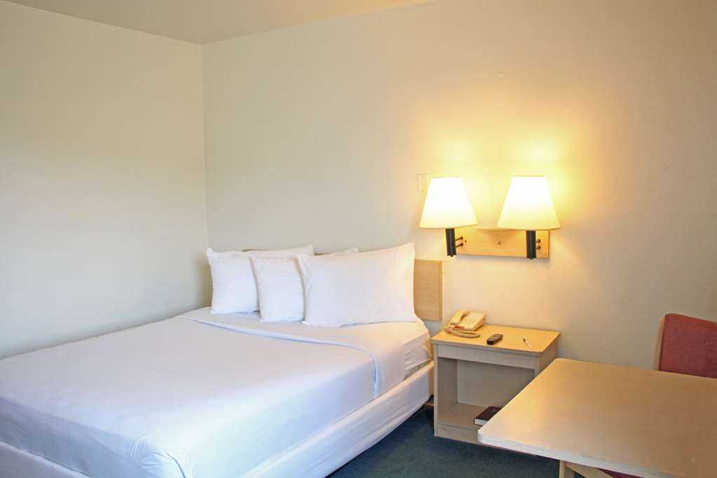 Americas Best Value Inn East Peoria Zimmer foto