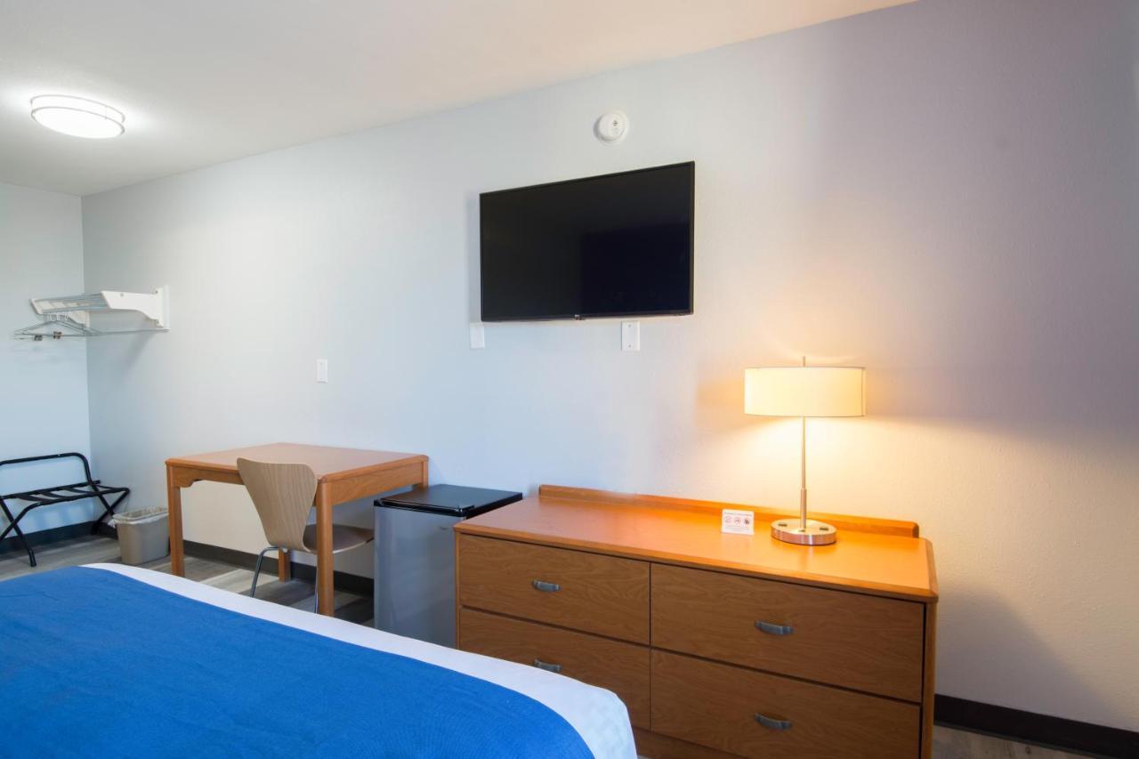 Americas Best Value Inn East Peoria Exterior foto
