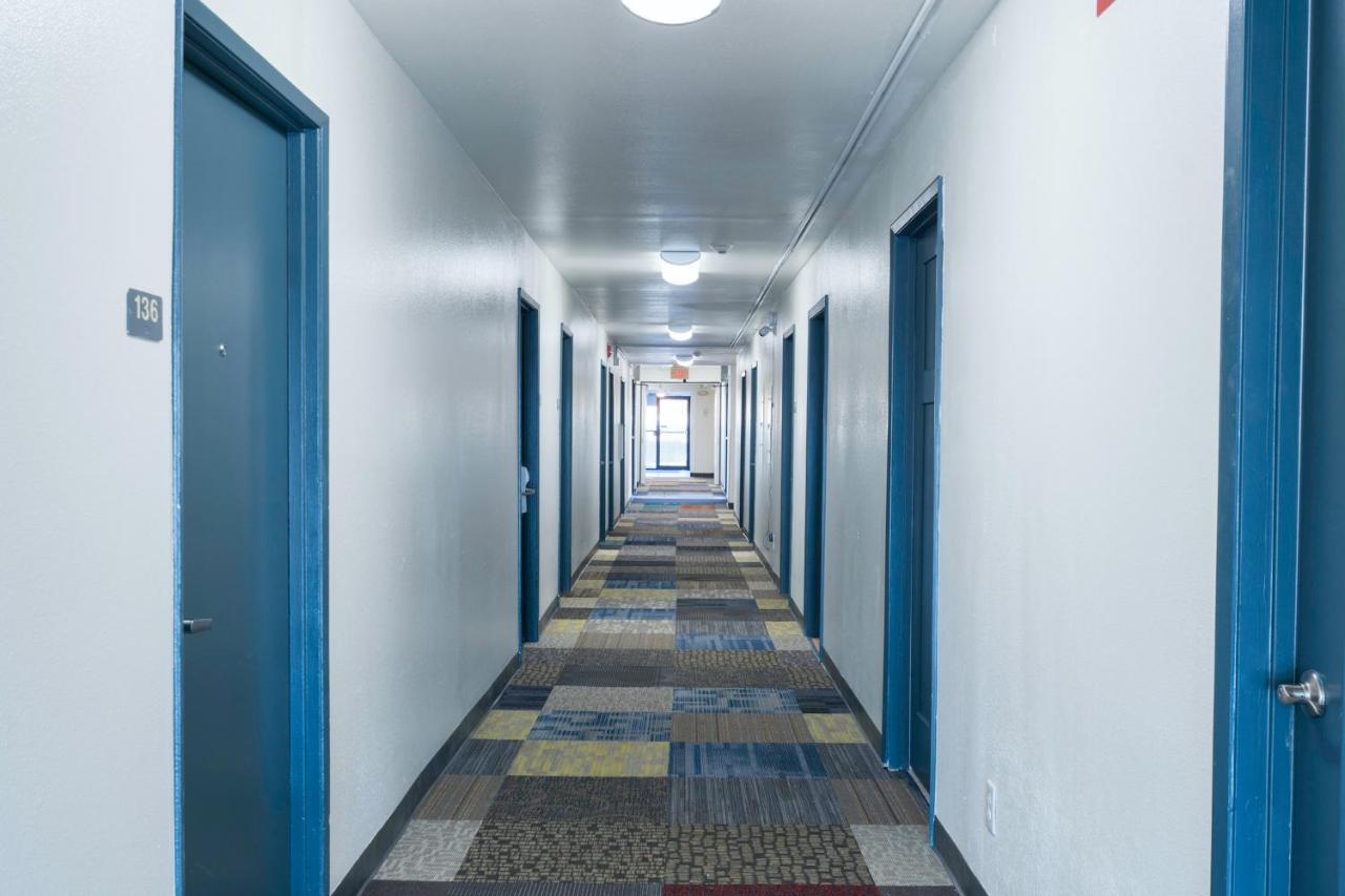 Americas Best Value Inn East Peoria Exterior foto